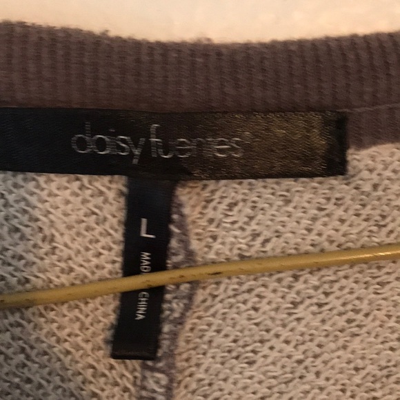 Daisy Fuentes scoop neck - Picture 5 of 6